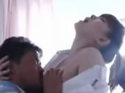 Японская сексуальная медсестра обманывает